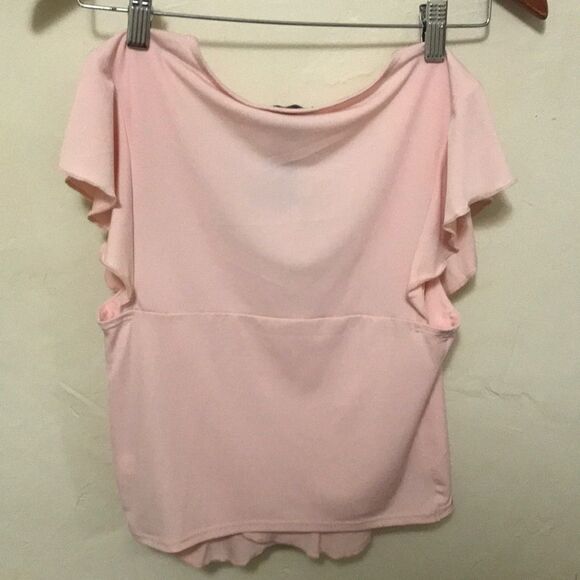 NWT Express pink blush v neck ruffle short sleeved women’s vacation top blouse - Picture 6 of 9